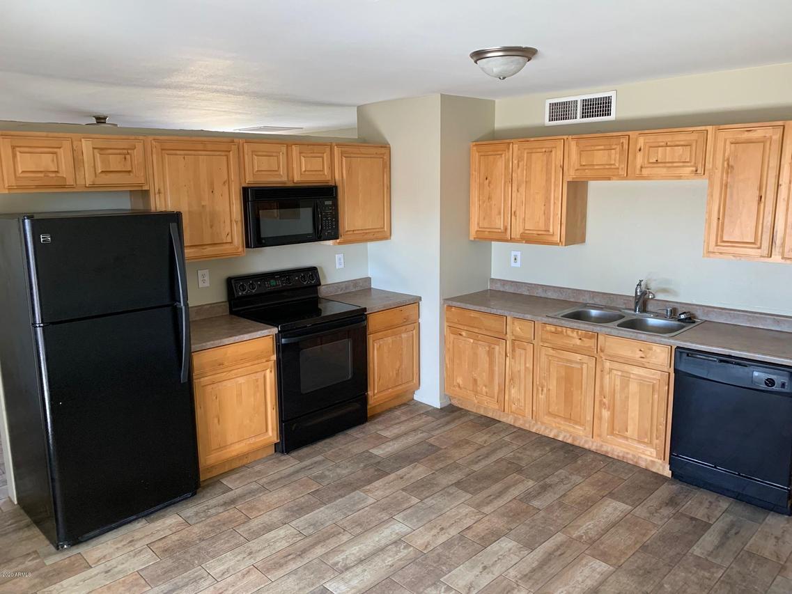 5229 W Country Gables Dr., Glendale, AZ 85306