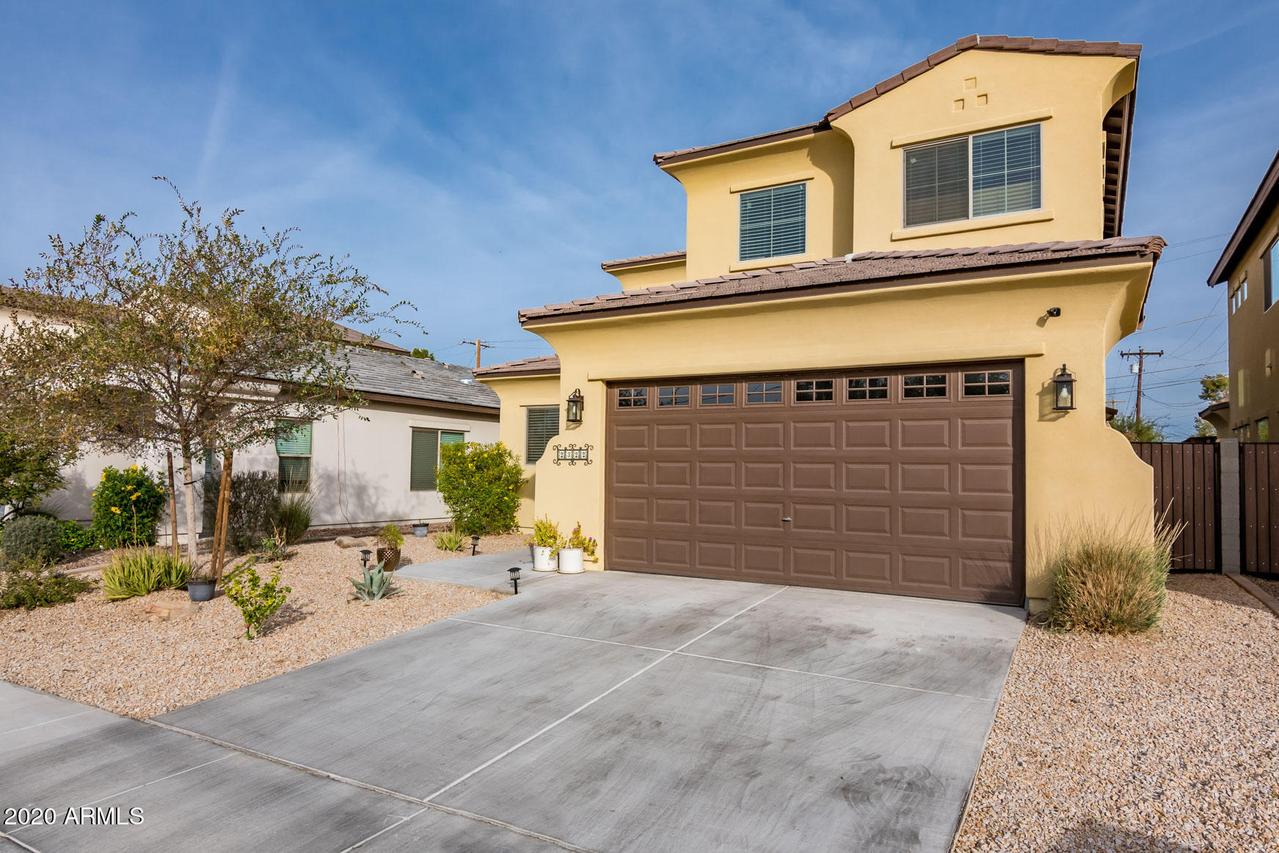 2322 W Sierra Vista Dr., Phoenix, AZ 85015