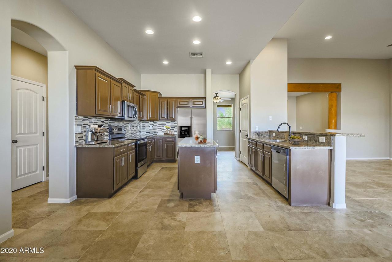 25130 W Medinah Way, Morristown, AZ 85342