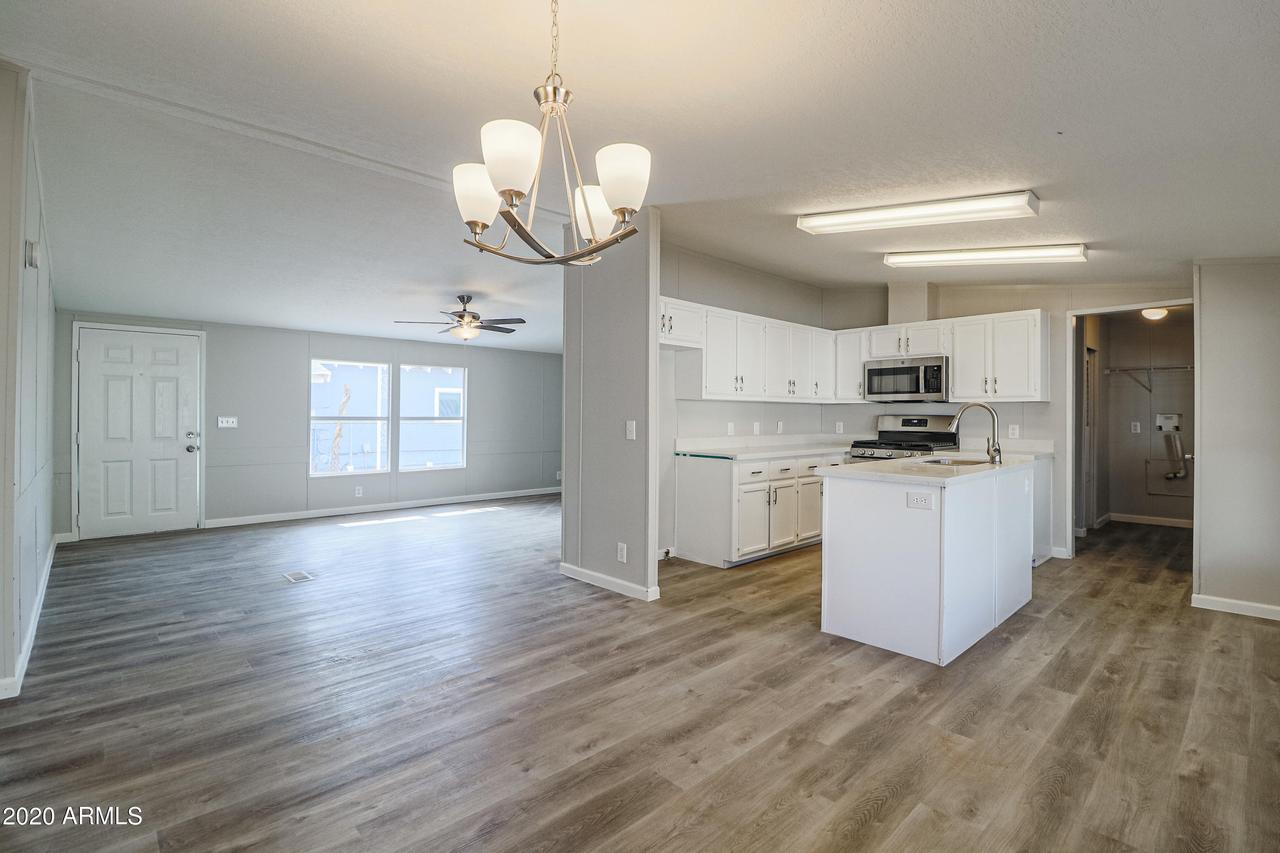 238 N 82nd Pl., Mesa, AZ 85207