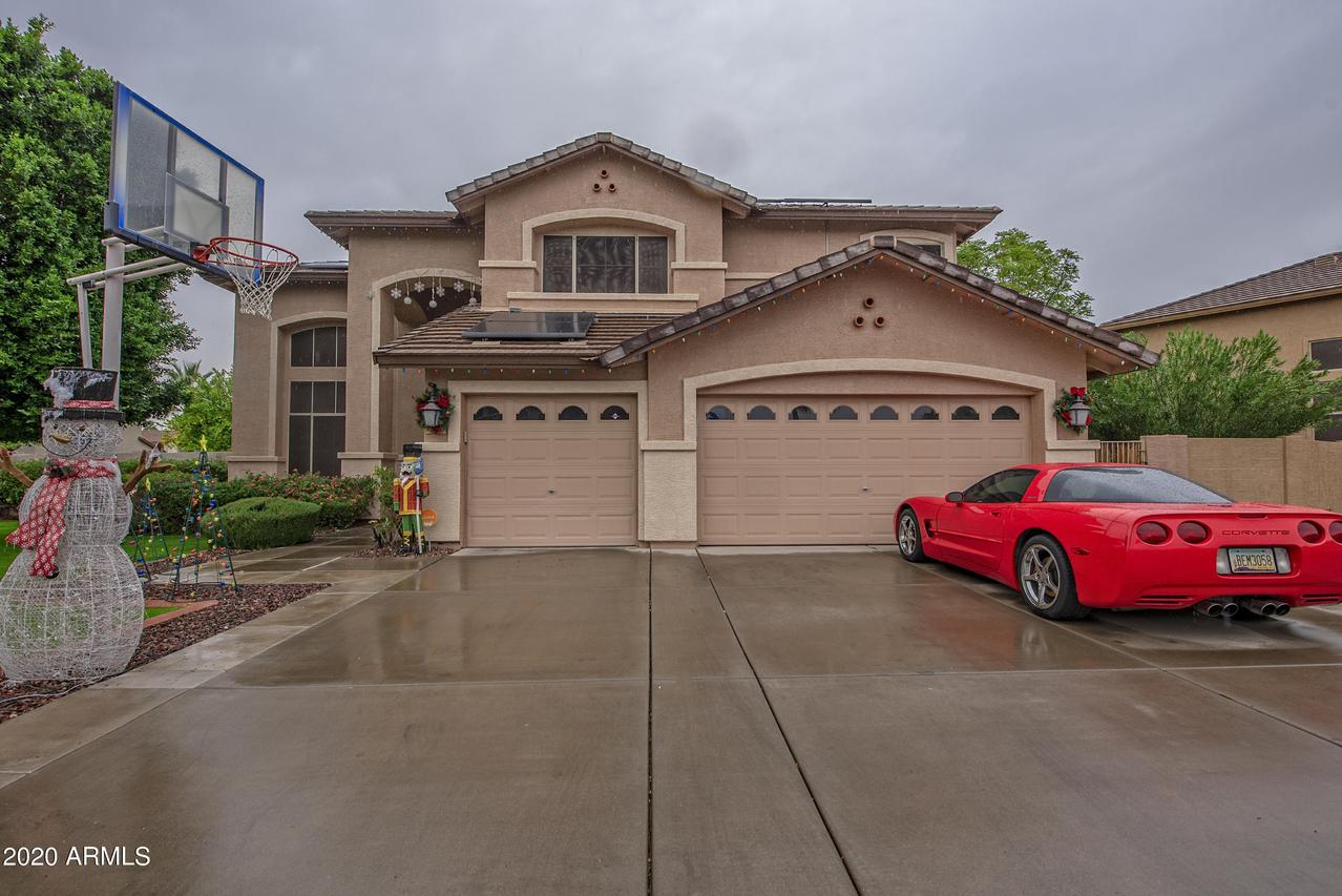 6750 W Angela Dr., Glendale, AZ 85308