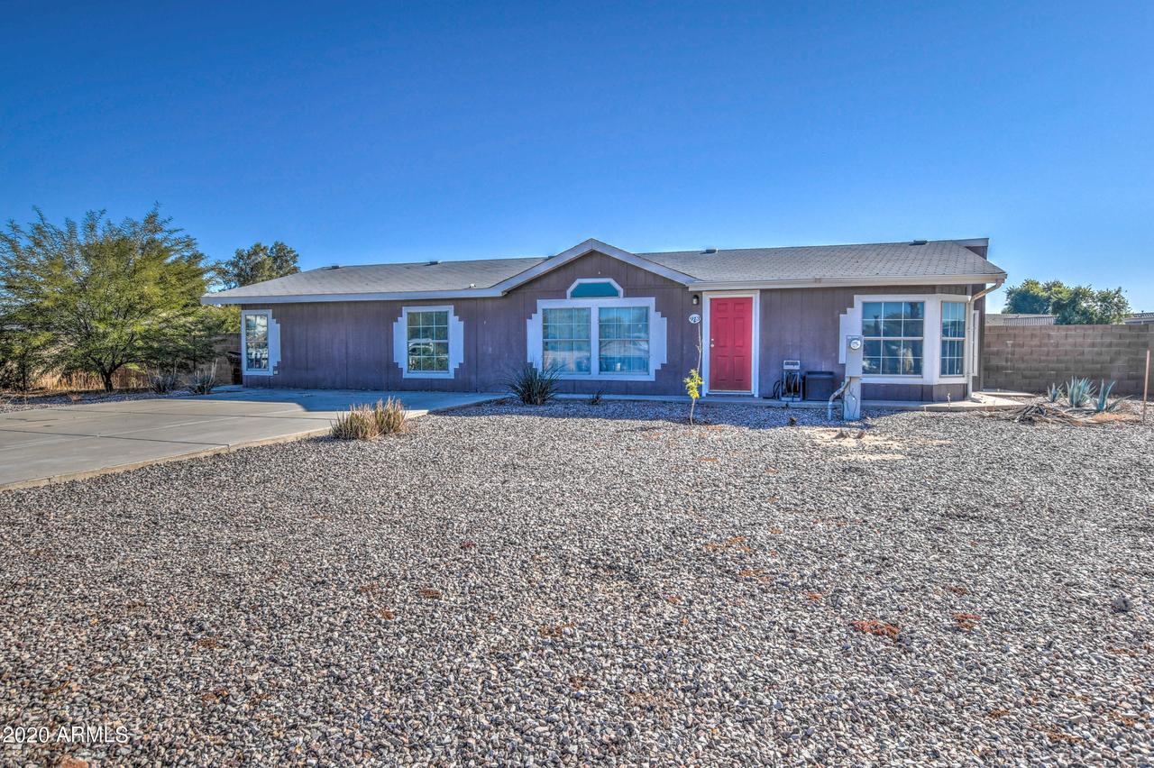 913 E Goldmine Ln., San Tan Valley, AZ 85140