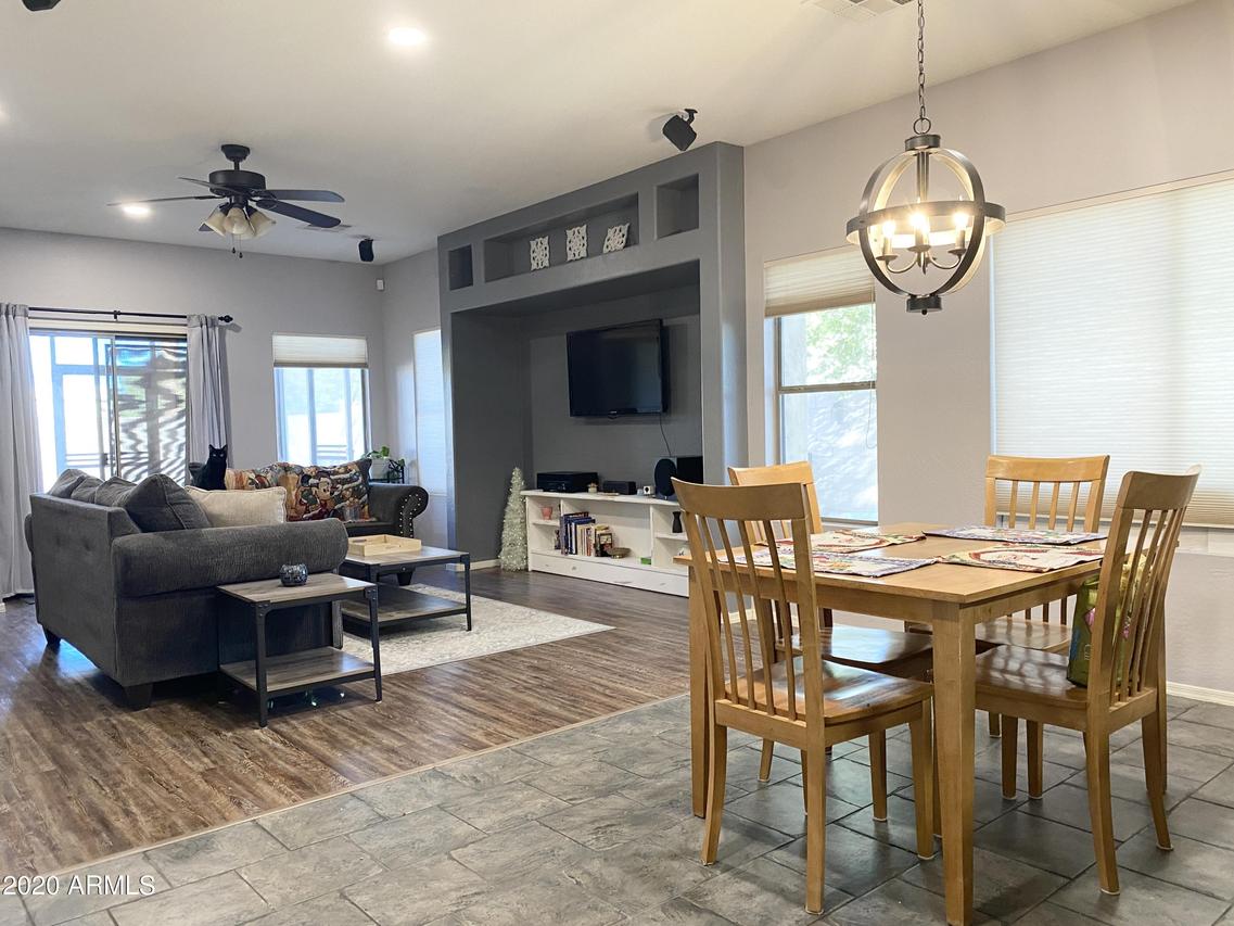 562 E Shawnee Rd., San Tan Valley, AZ 85143