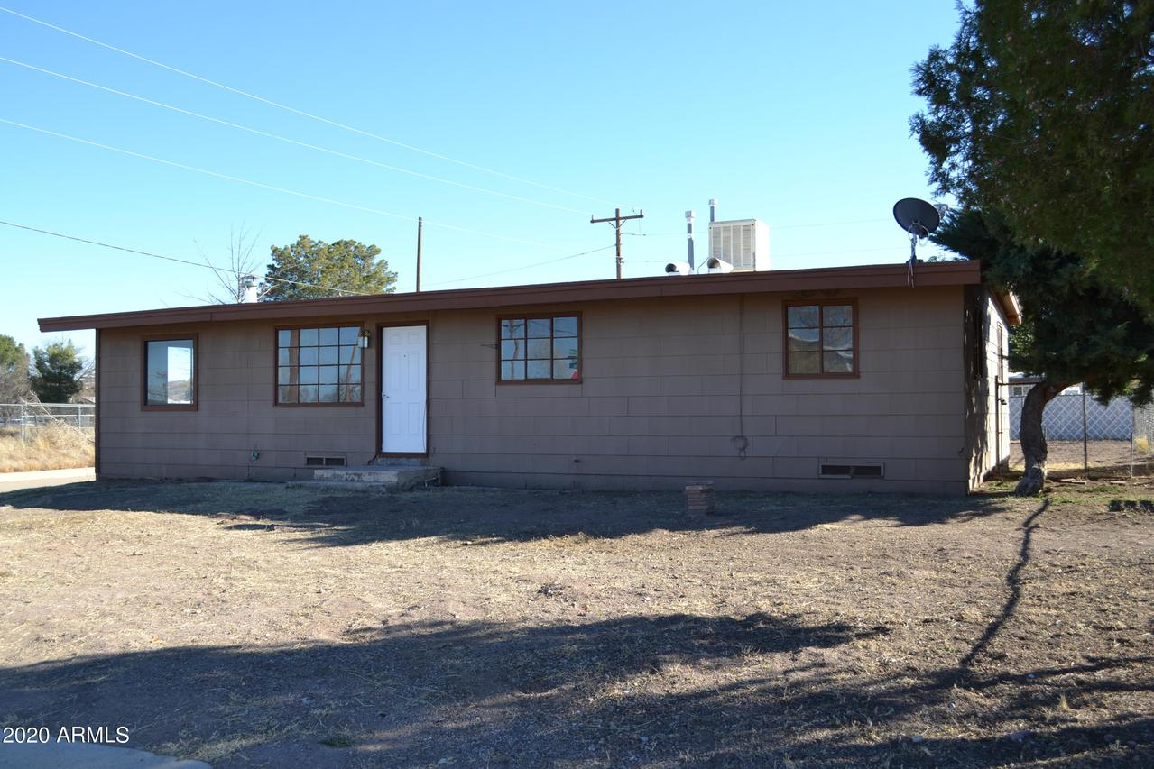 126 E Pinal St., Huachuca City, AZ 85616
