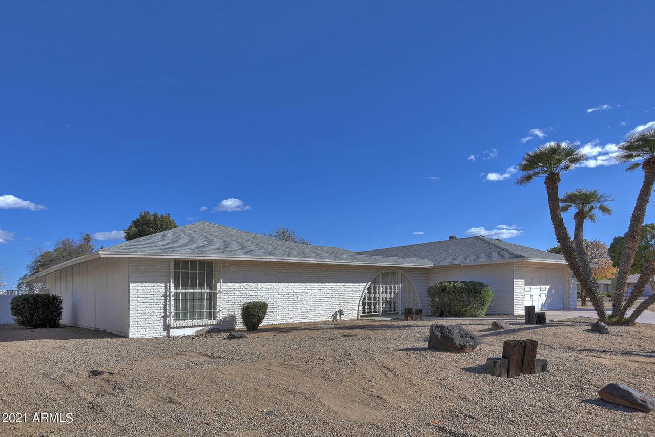 17203 N Lindgren Ave., Sun City, AZ 85373