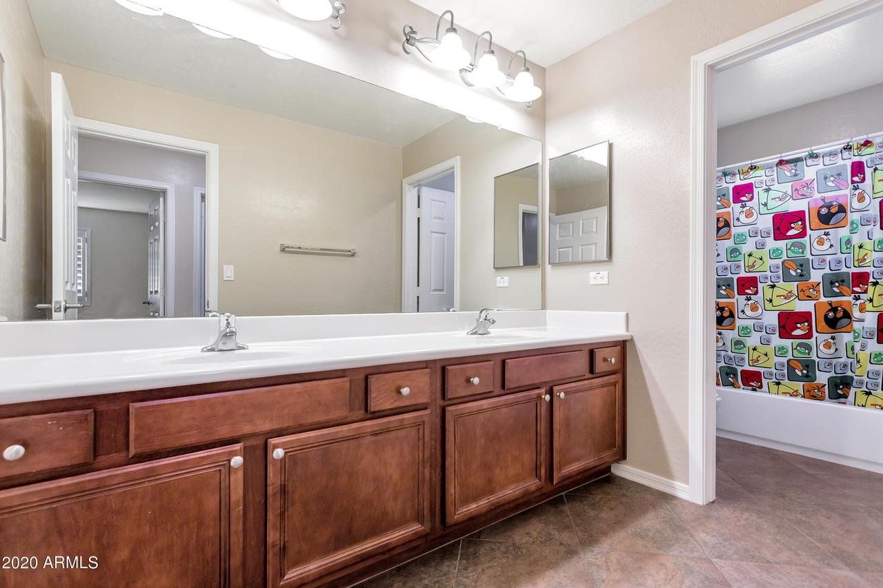 16424 N 170th Ln., Surprise, AZ 85388