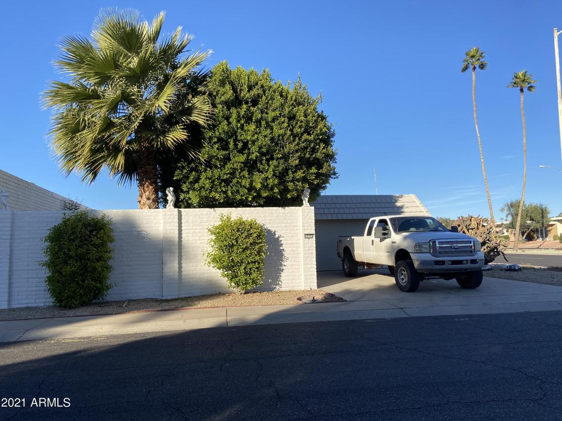 10702 W Buccaneer Way, Sun City, AZ 85351