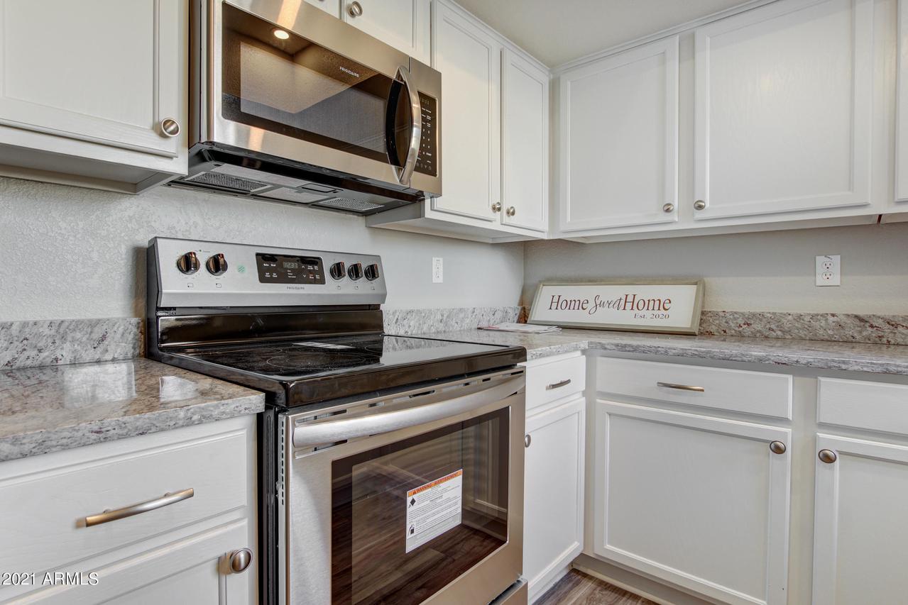 439 E Pecan Rd., Phoenix, AZ 85040