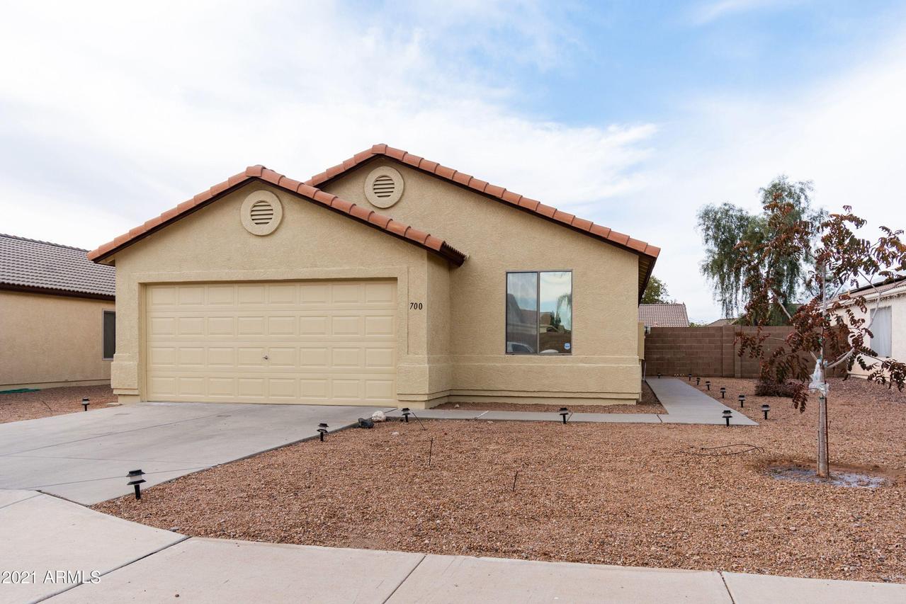 700 S Thunderbird Dr., Apache Junction, AZ 85120