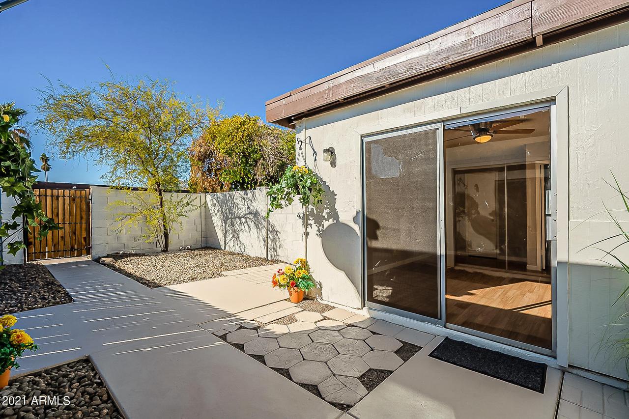 2021 E Tierra Buena Ln. #2, Phoenix, AZ 85022