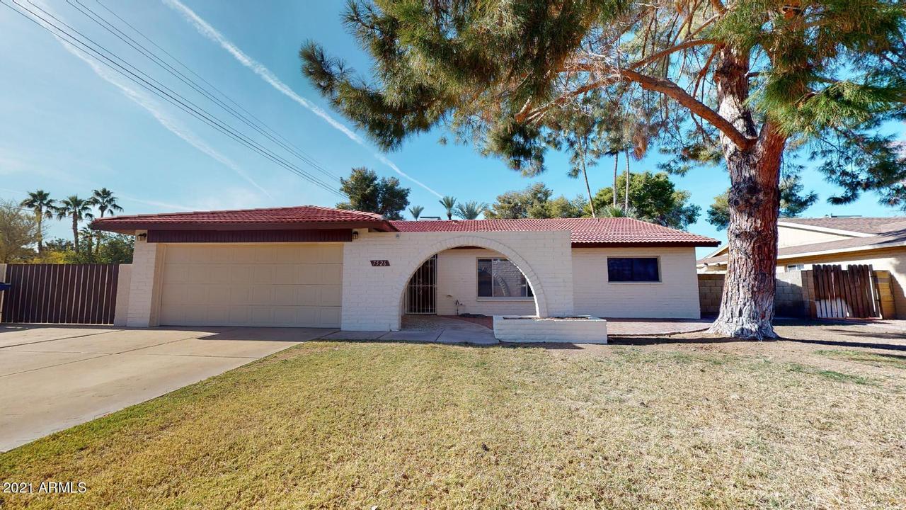 7526 S Forest Ave., Tempe, AZ 85283