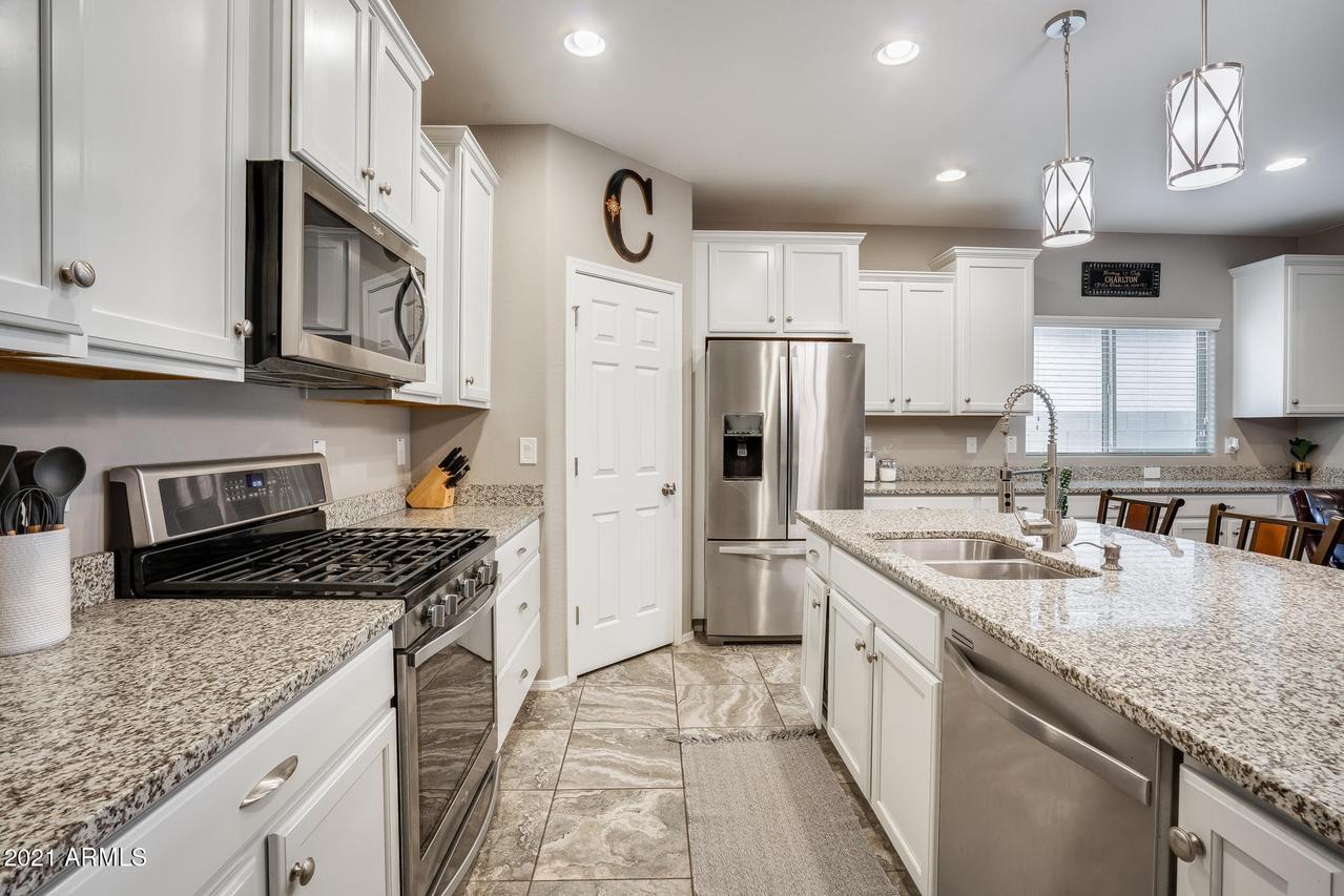 10832 W Bronco Tr., Peoria, AZ 85383
