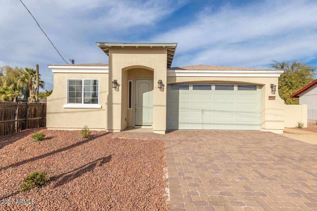 2944 W Foothill Dr., Phoenix, AZ 85027