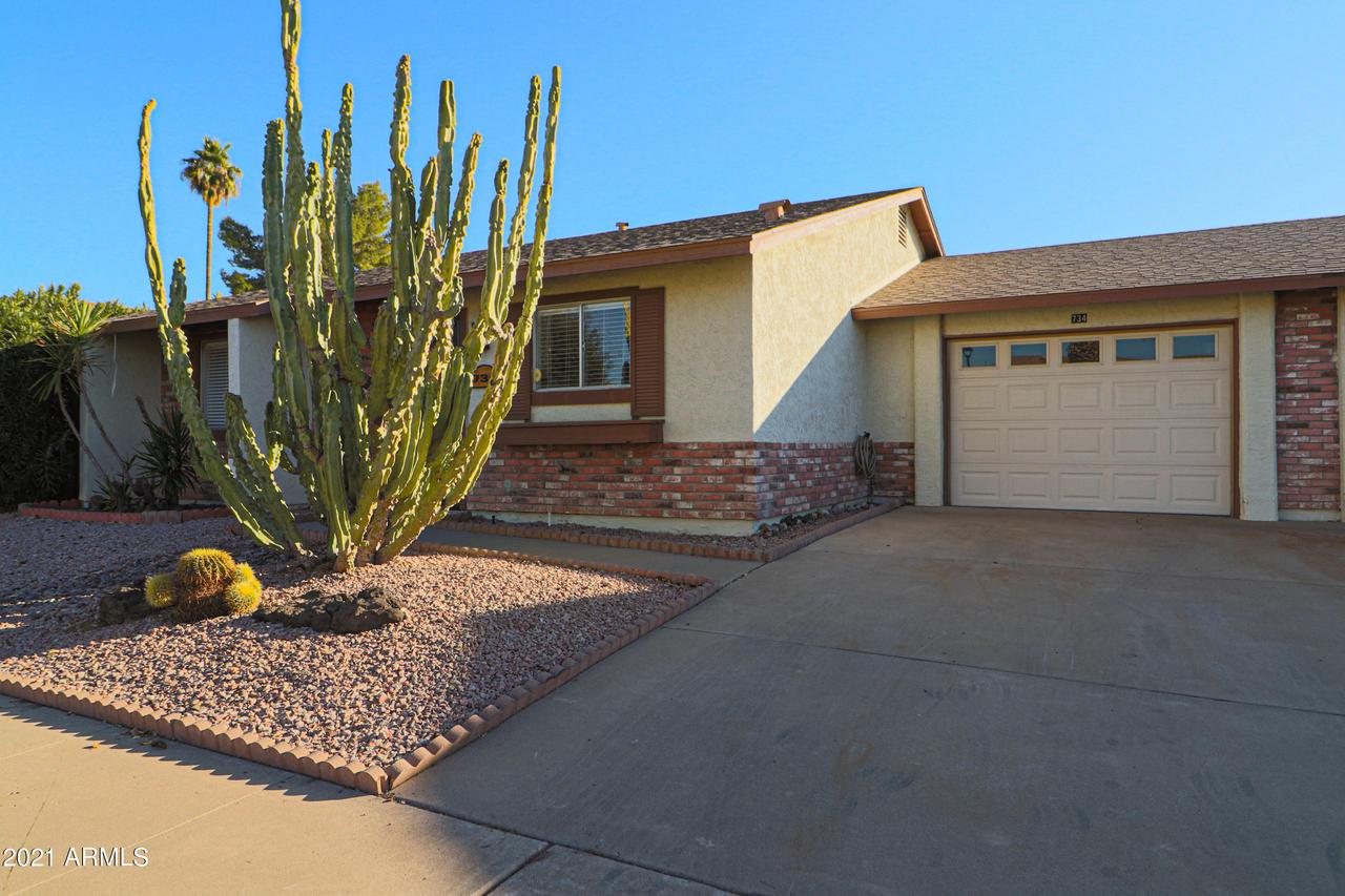 734 Leisure World, Mesa, AZ 85206