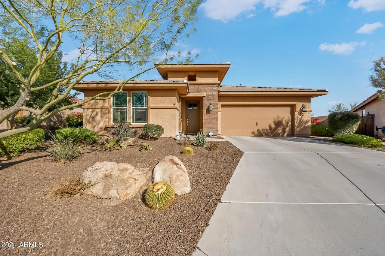 3718 W Lapenna Dr., New River, AZ 85087