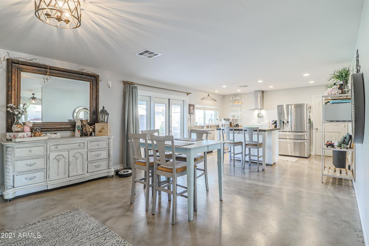 1130 E Hampton Cir., Mesa, AZ 85204