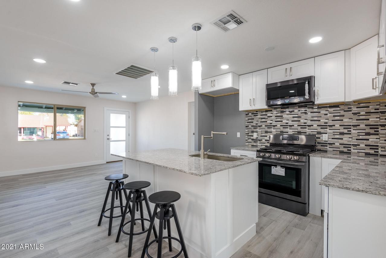 2307 W Poinsettia Dr., Phoenix, AZ 85029