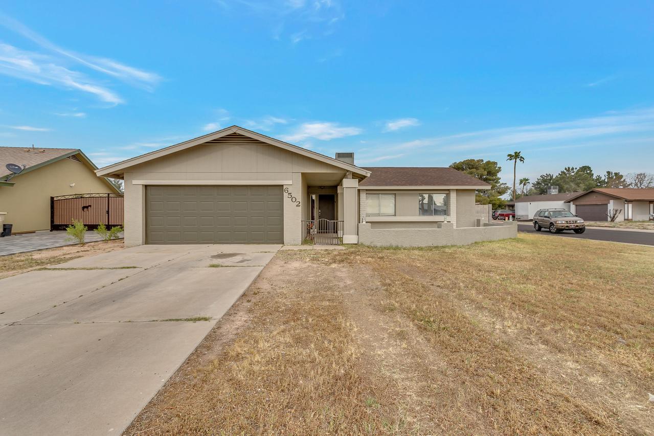 6502 W Mercer Ln., Glendale, AZ 85304