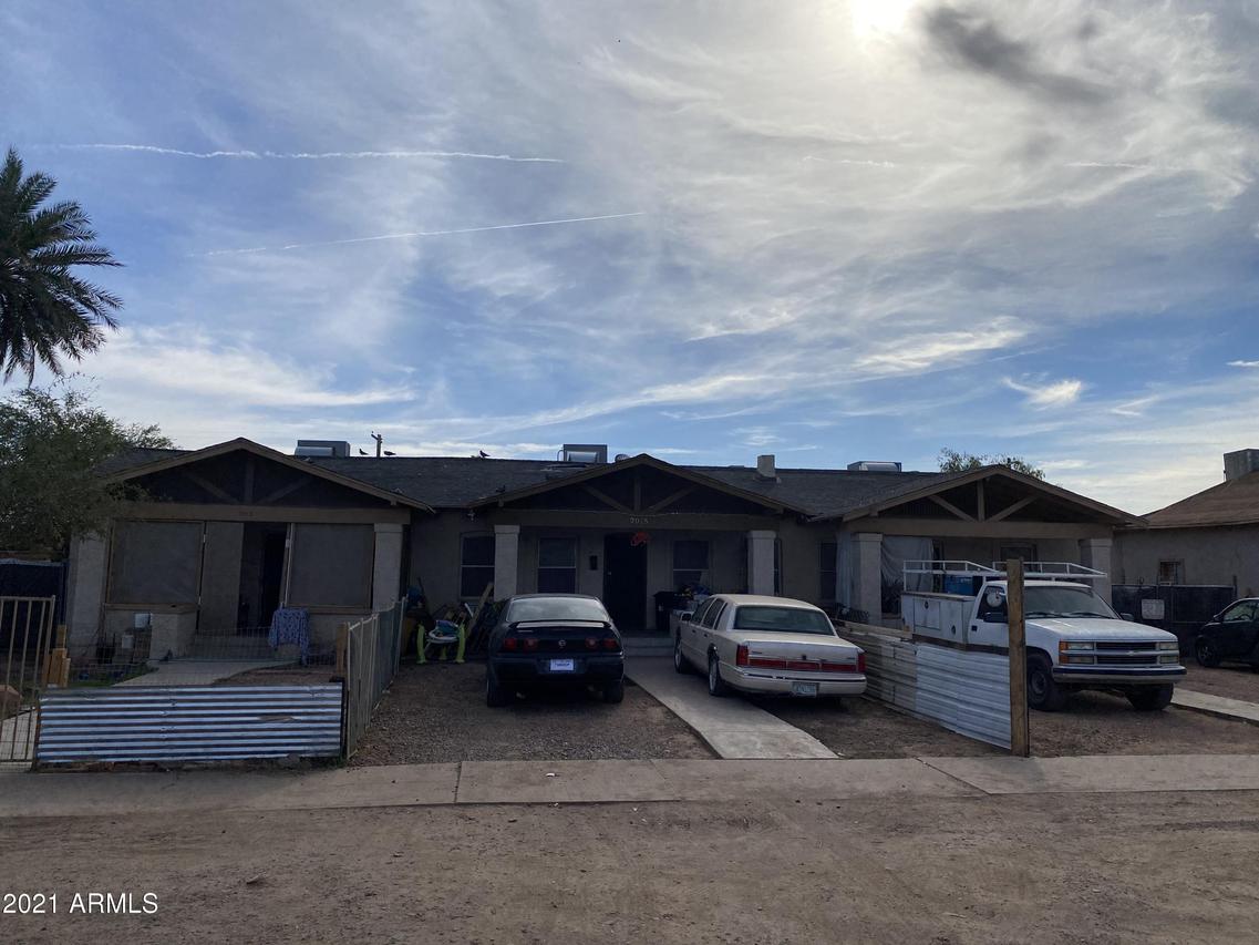 2013 W Adams St., Phoenix, AZ 85009