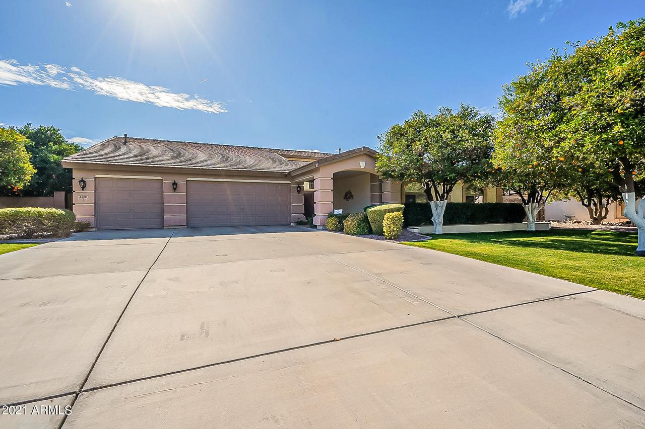 4201 E Fairfield Cir., Mesa, AZ 85205
