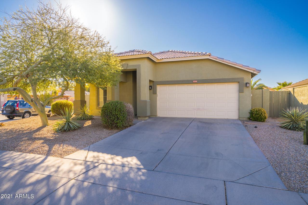 9829 E Knowles Ave., Mesa, AZ 85209