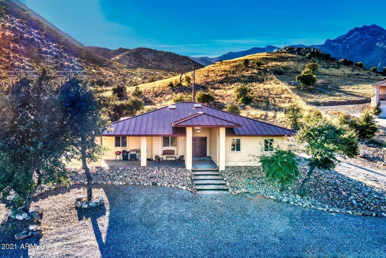 10230 S Acorn Ln., Hereford, AZ 85615