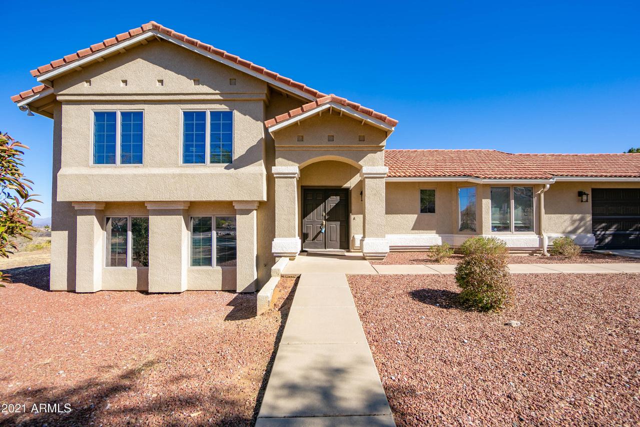 7685 S Silverstone Ave., Hereford, AZ 85615
