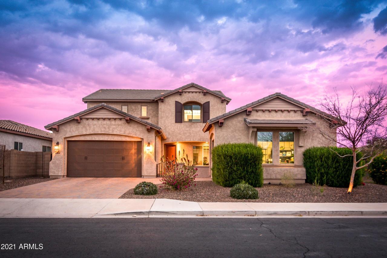 912 E Parkview Dr., Gilbert, AZ 85295