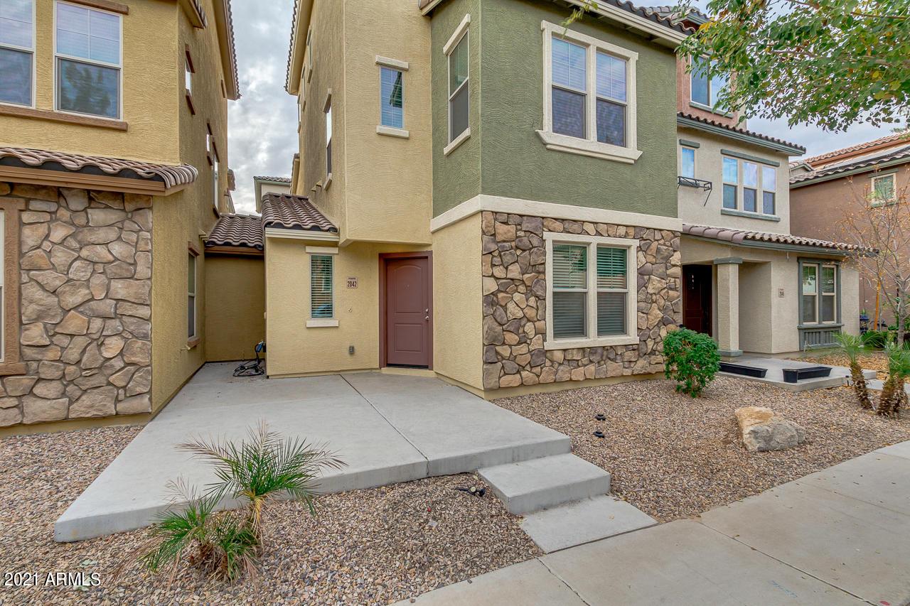 2042 N 77th Dr., Phoenix, AZ 85035