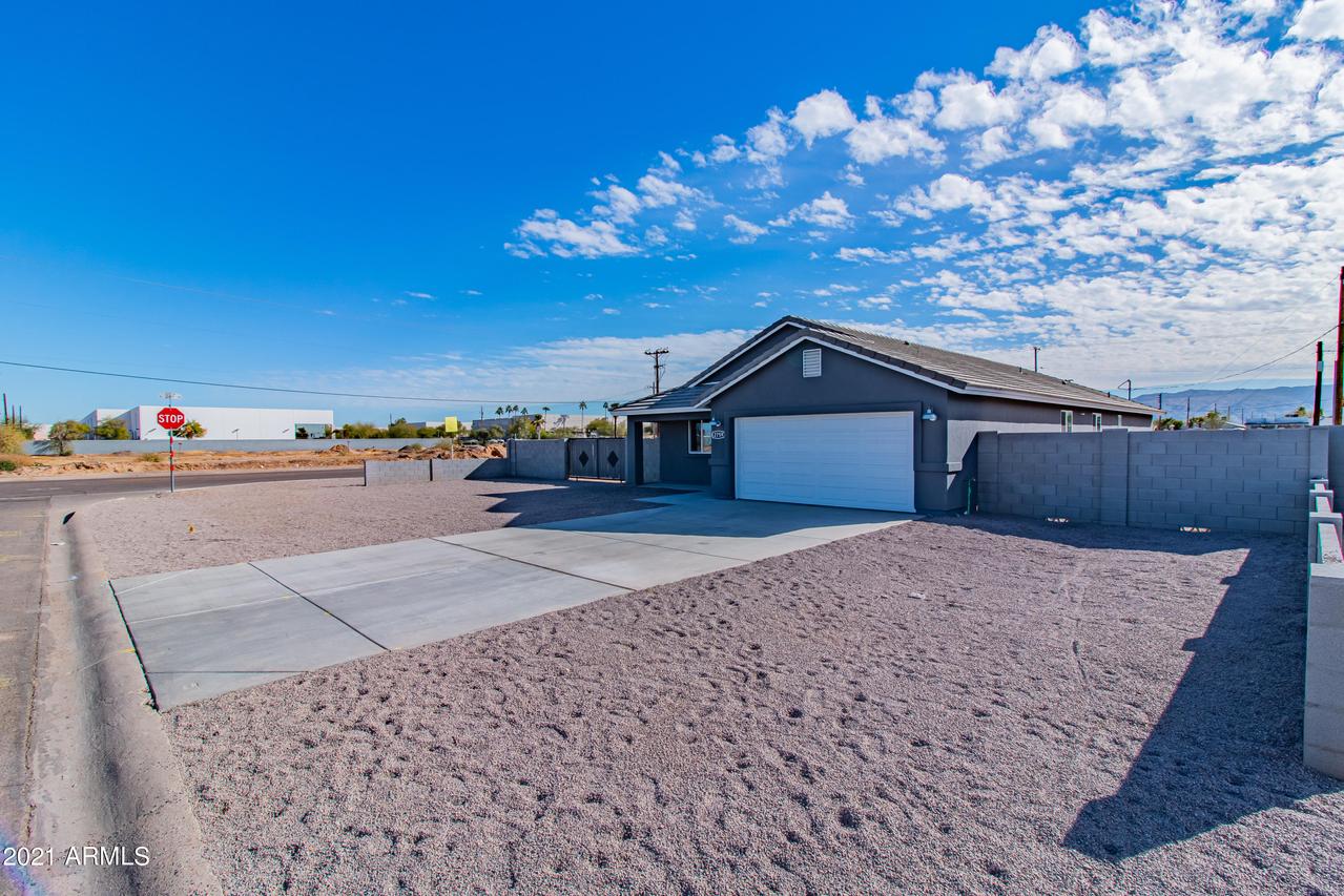 2759 E Pueblo Ave., Phoenix, AZ 85040