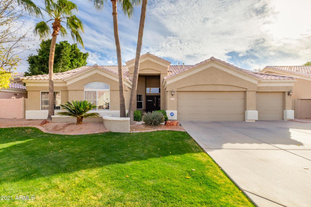 2837 E Fairfield St., Mesa, AZ 85213