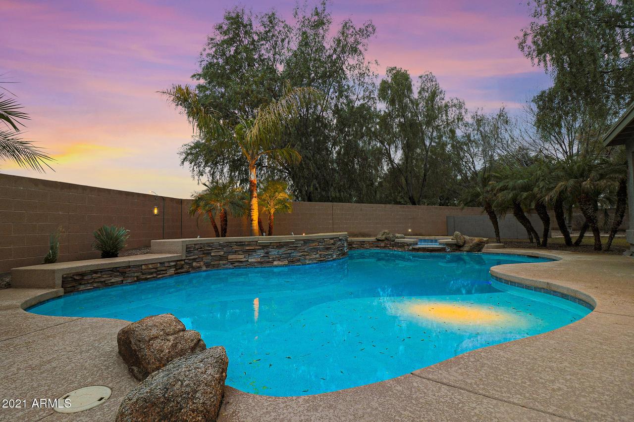 8439 W Vogel Ave., Peoria, AZ 85345