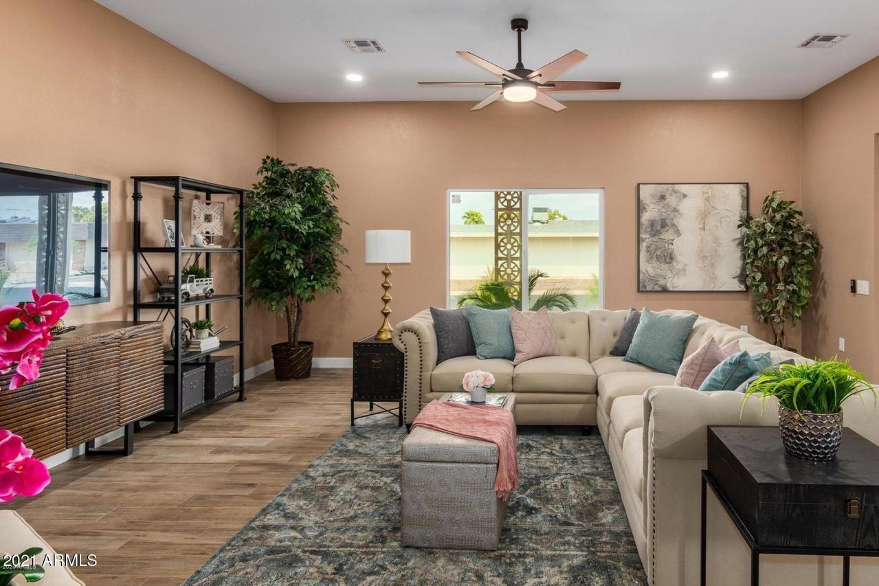 11017 W Granada Dr., Sun City, AZ 85373
