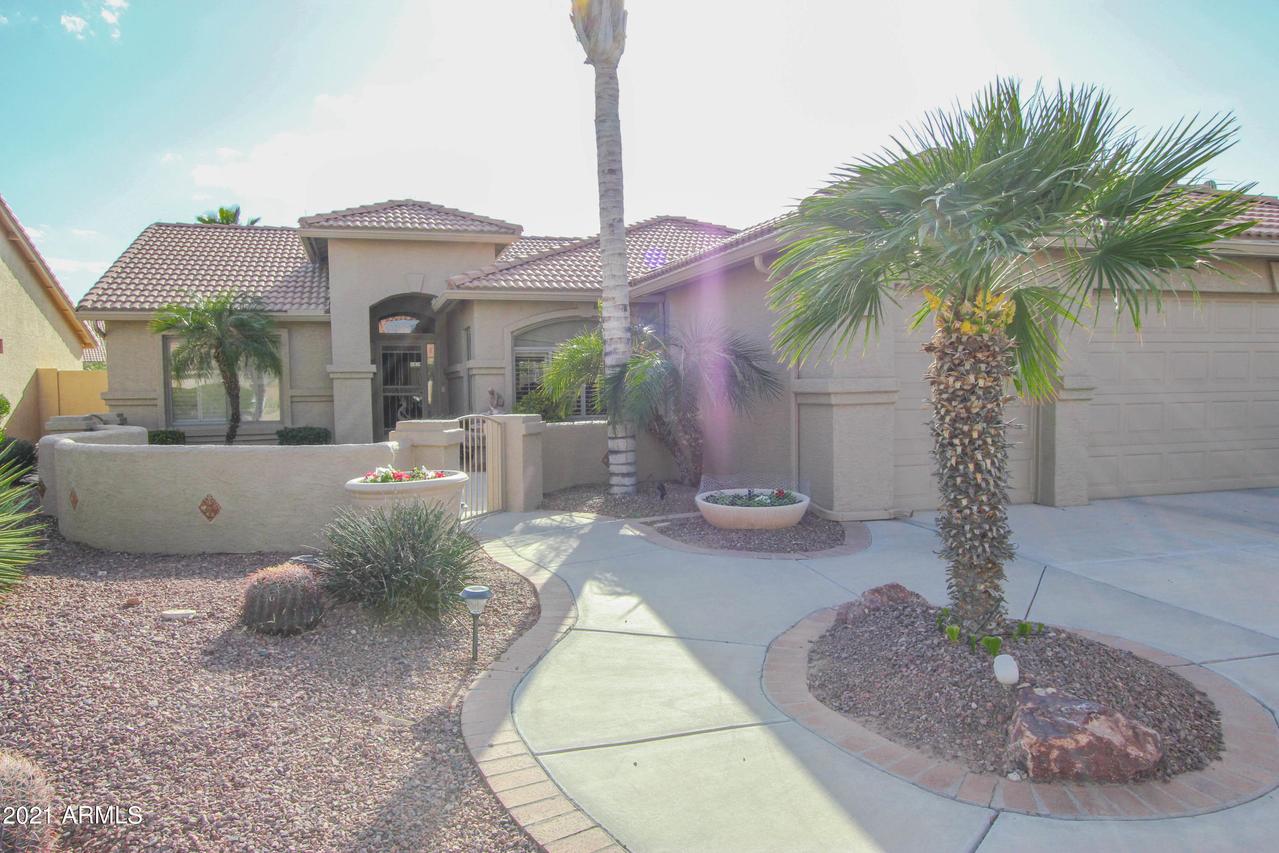 10135 E Champagne Dr., Sun Lakes, AZ 85248