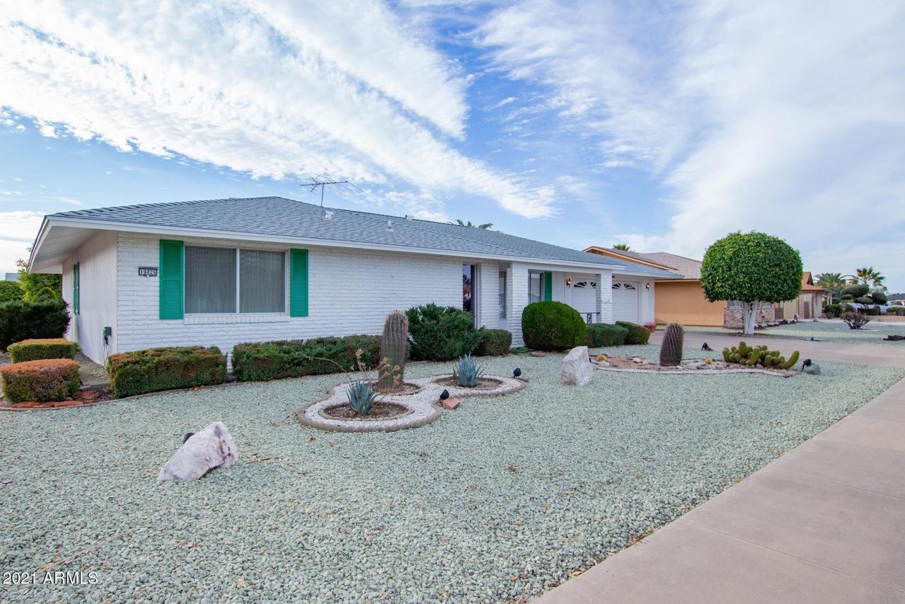 19825 N Signal Butte Cir., Sun City, AZ 85373