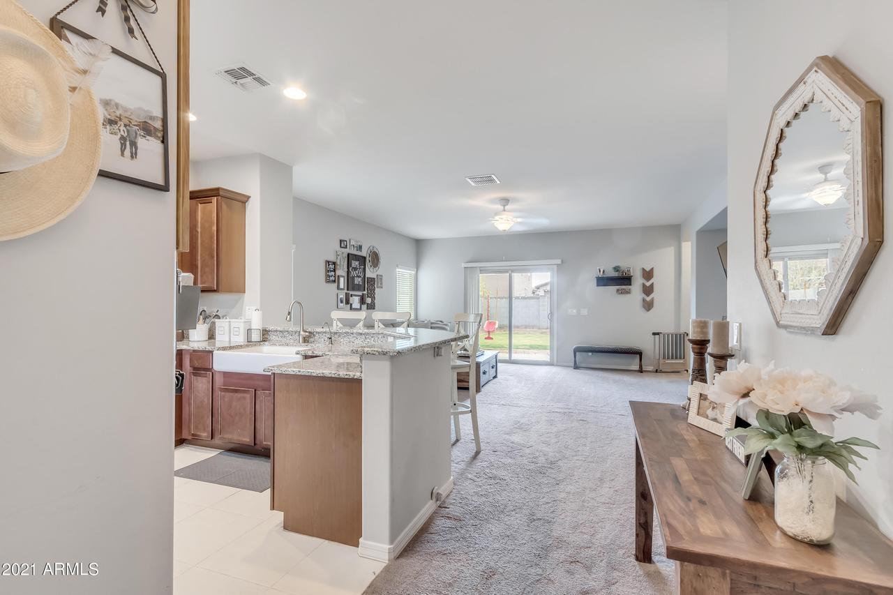 1487 W Nectarine Ave., San Tan Valley, AZ 85140