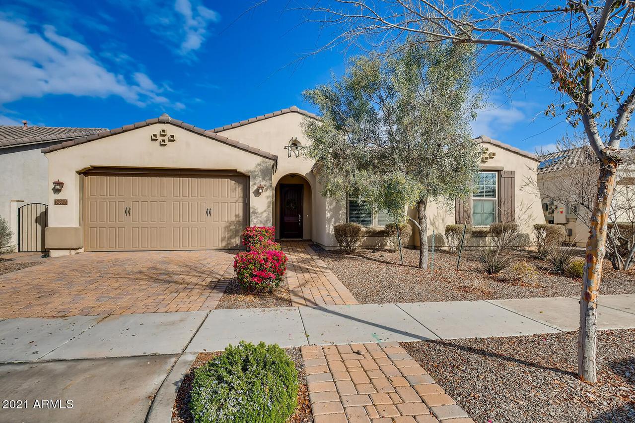 10702 E Kinetic Dr., Mesa, AZ 85212
