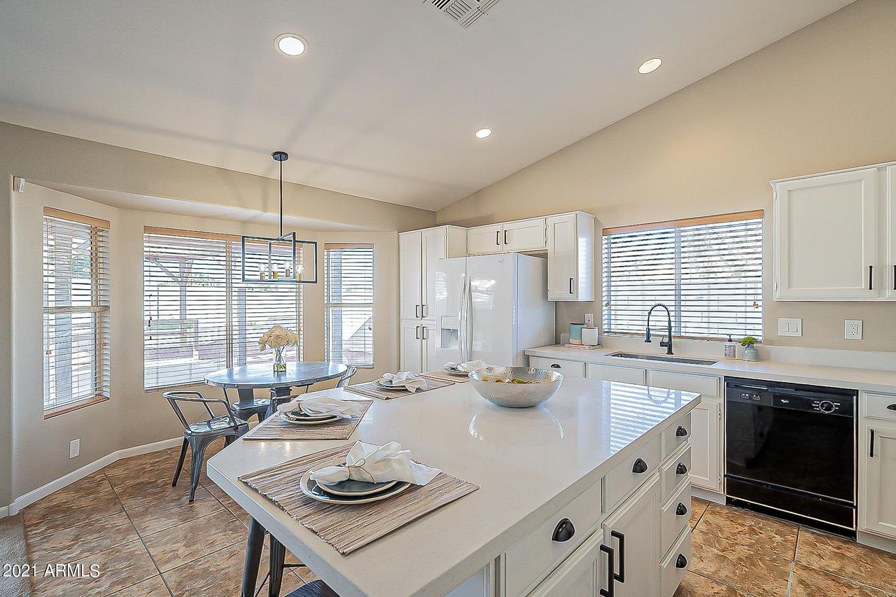 1010 W Woodman Dr., Tempe, AZ 85283