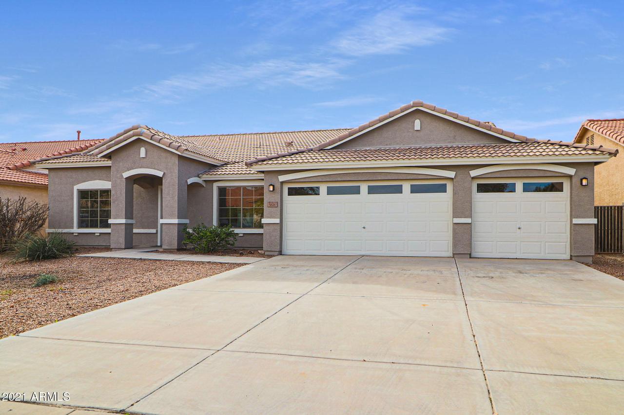 3611 E Thames Way, San Tan Valley, AZ 85140
