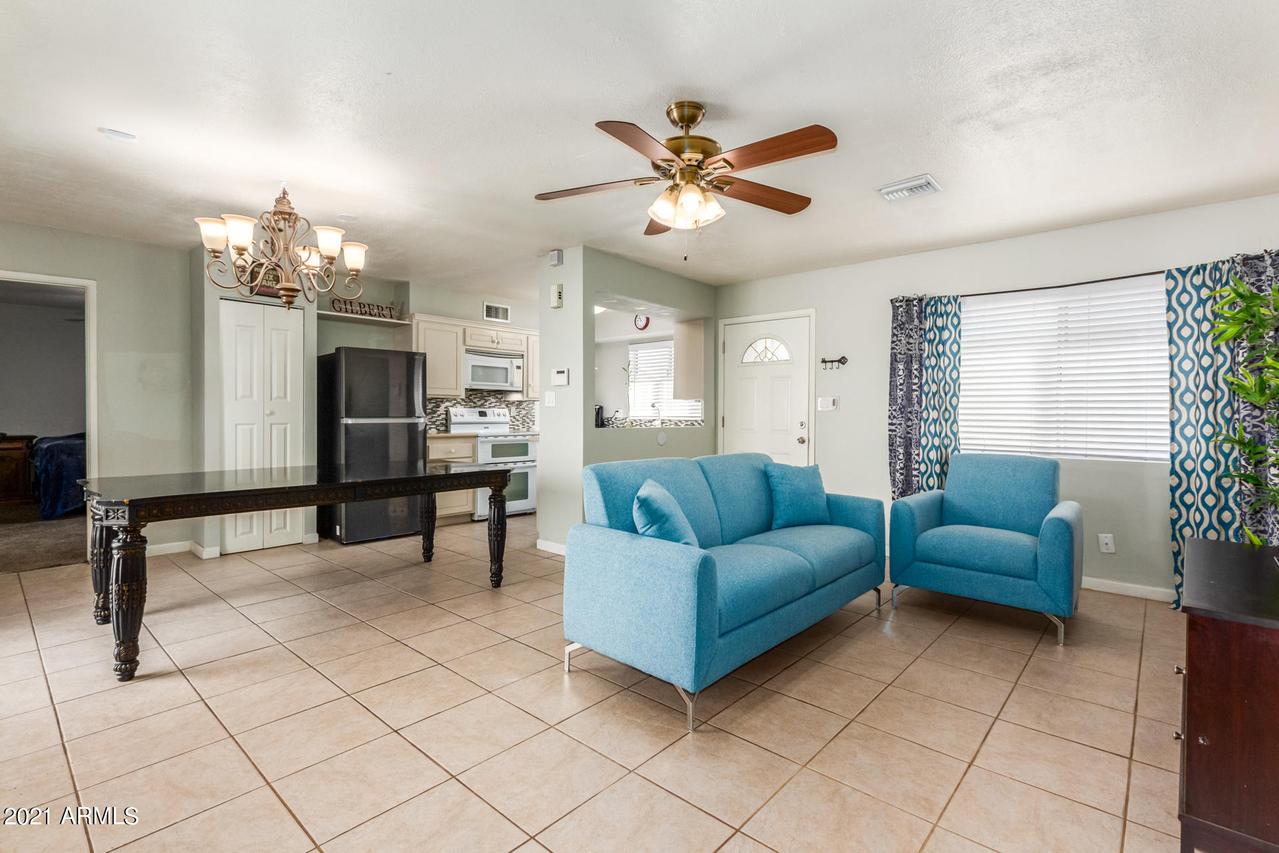 915 S Evergreen Rd., Tempe, AZ 85288