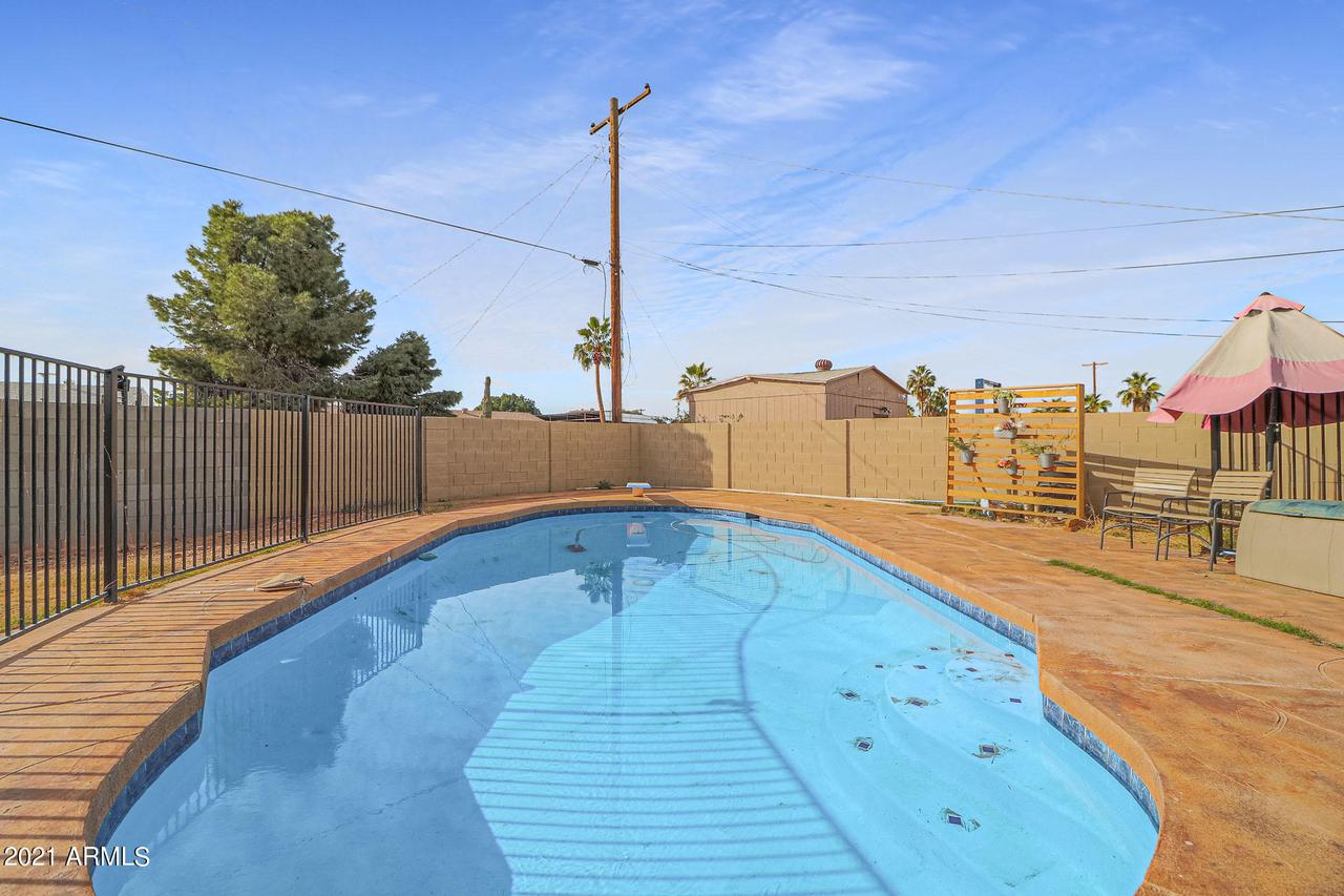 8709 E University Dr., Mesa, AZ 85207