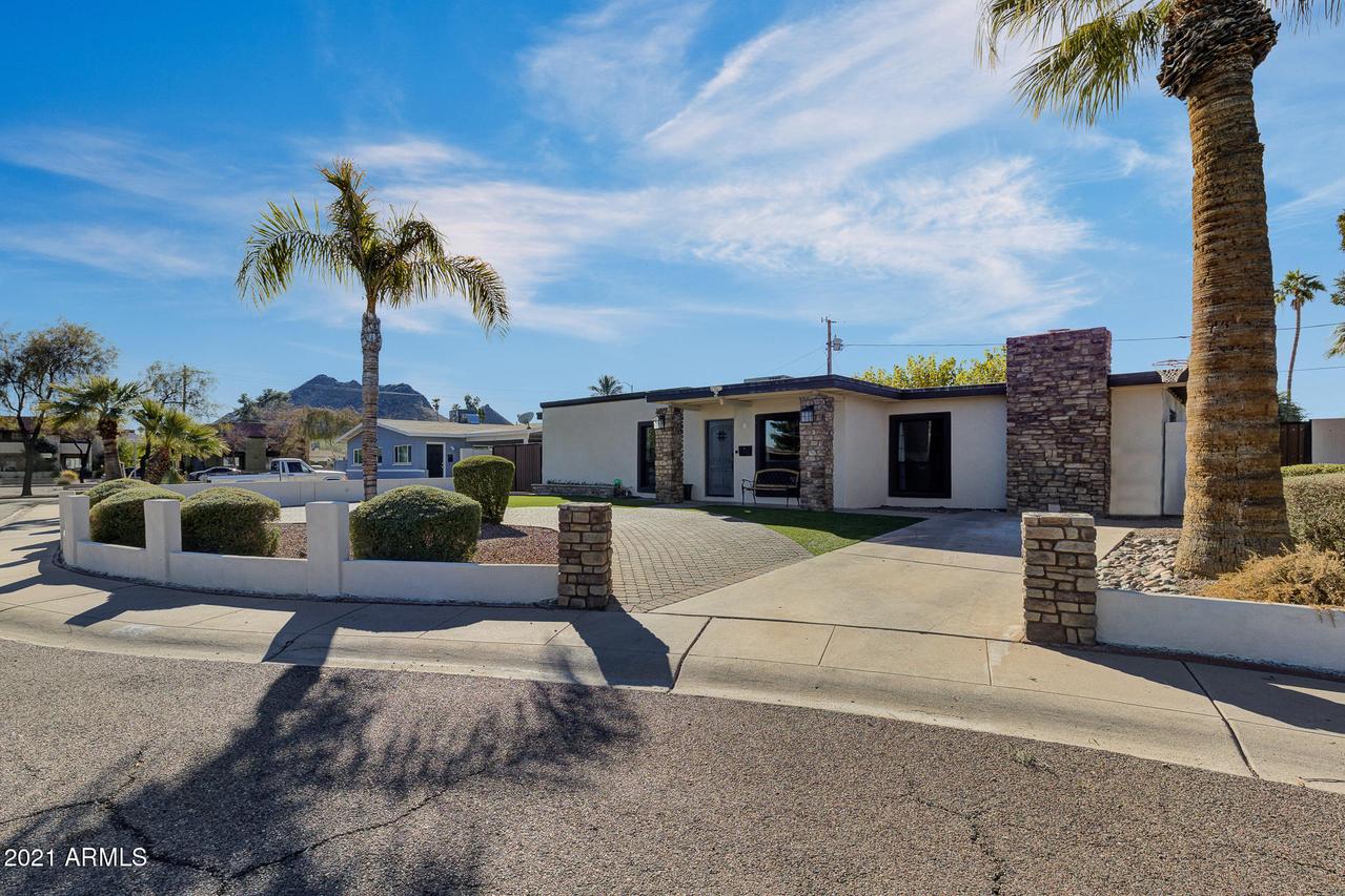 12208 N 22nd Pl., Phoenix, AZ 85022