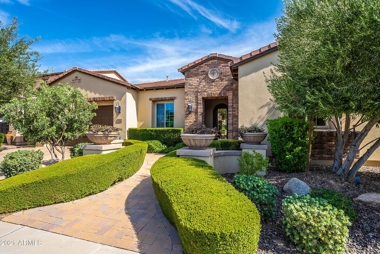 1742 E Adelante Way, Queen Creek, AZ 85140