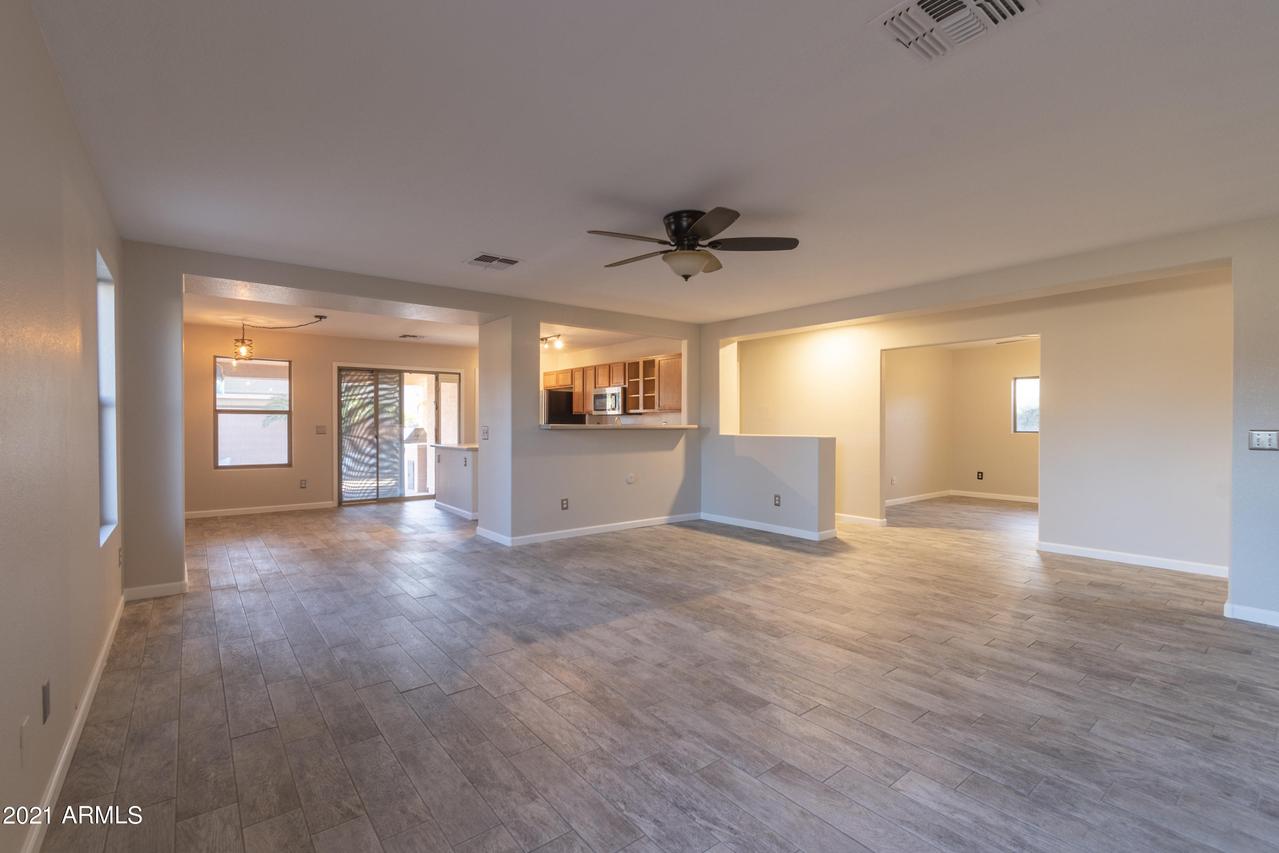 3103 W Mark Ln., Phoenix, AZ 85083