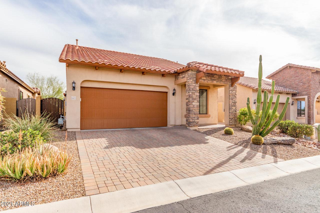 8807 E Indigo St., Mesa, AZ 85207
