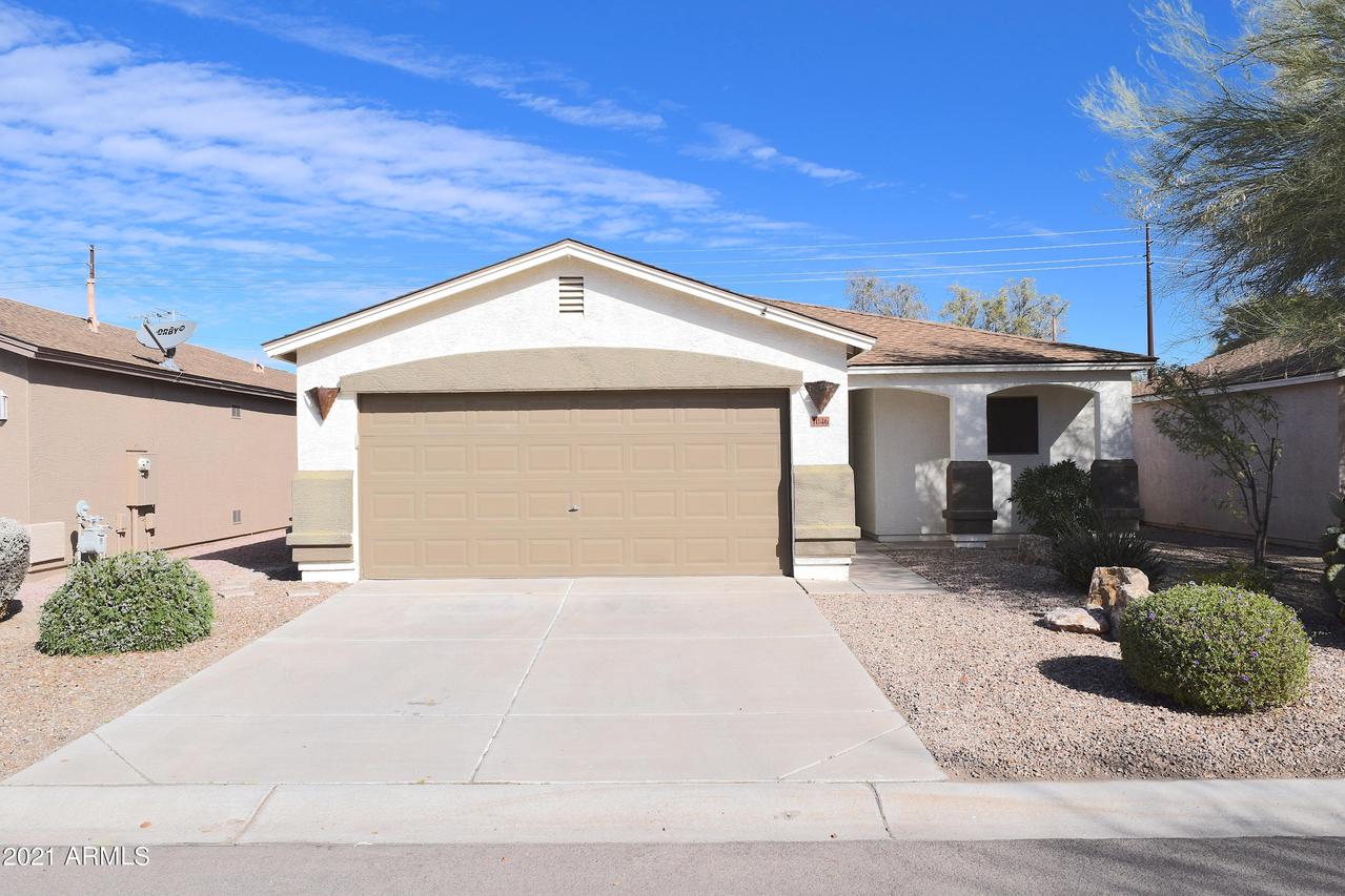 1046 E Silversmith Tr., San Tan Valley, AZ 85143