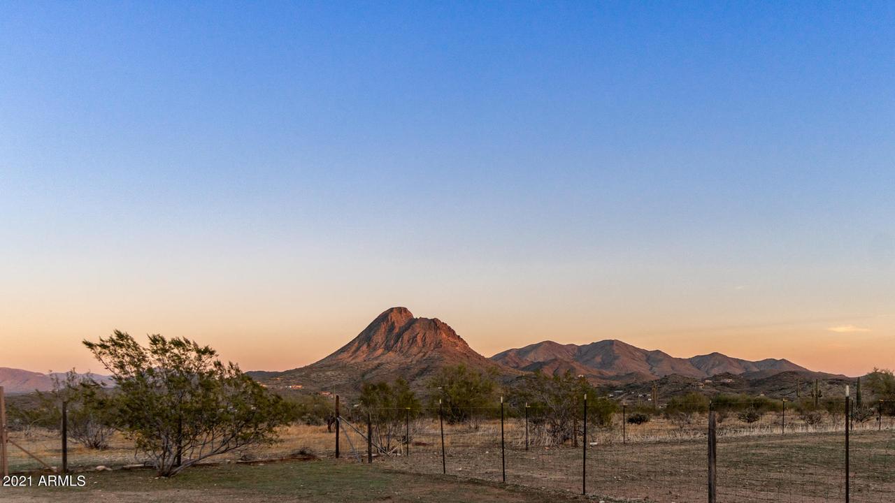 4143 W Devil Springs Rd., New River, AZ 85087