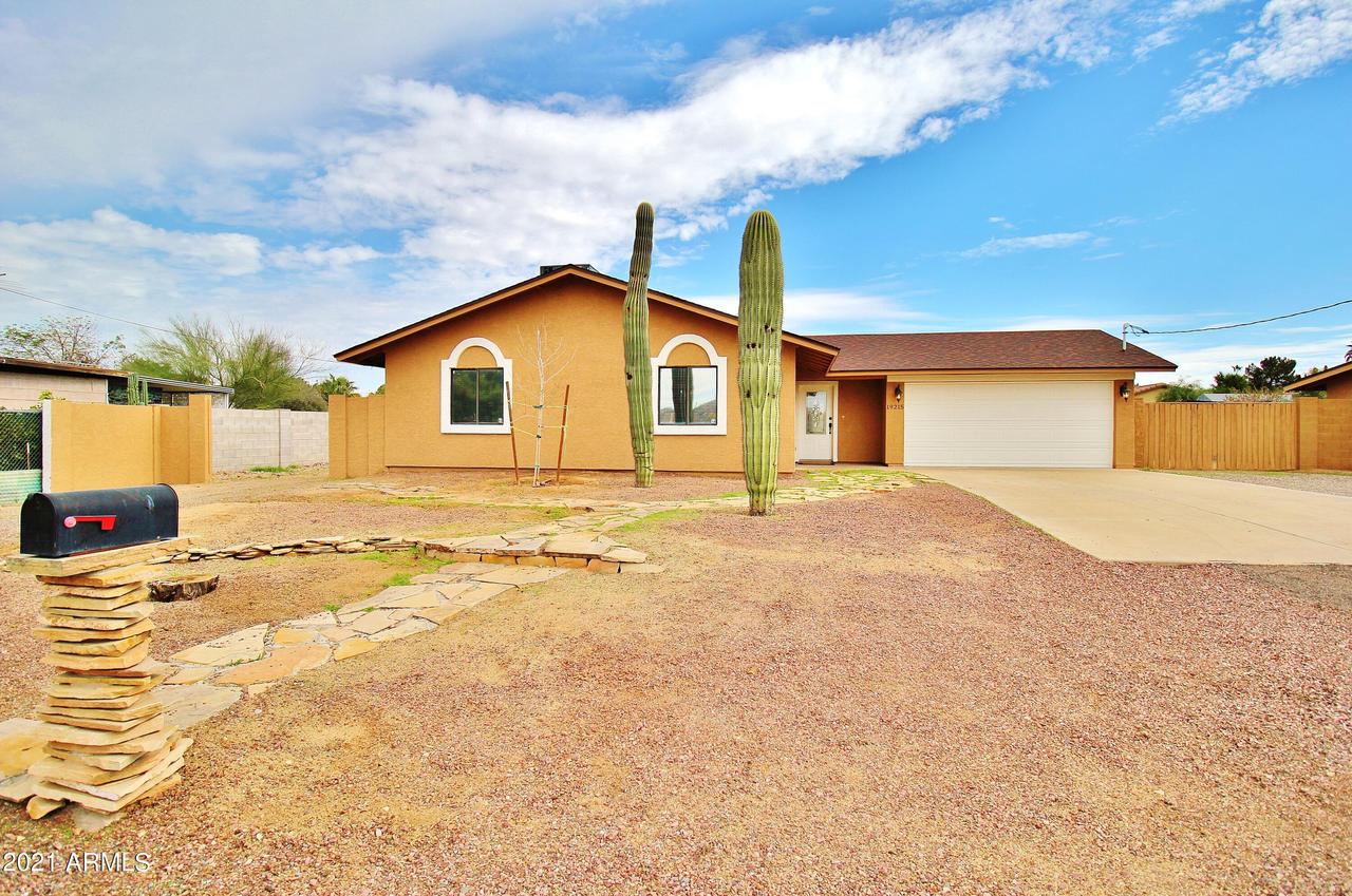 19215 N 29th Pl., Phoenix, AZ 85050