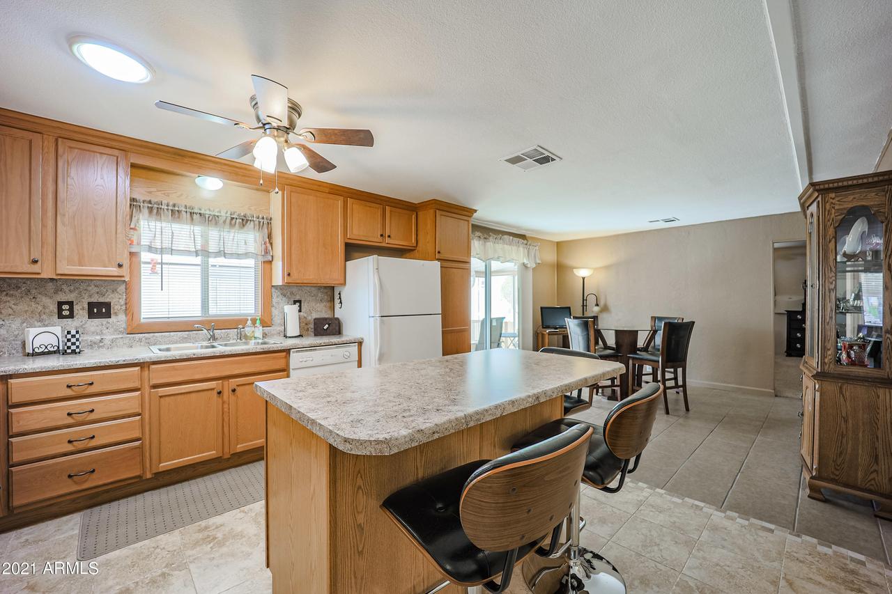 2330 N Floyd Dr., Mesa, AZ 85215