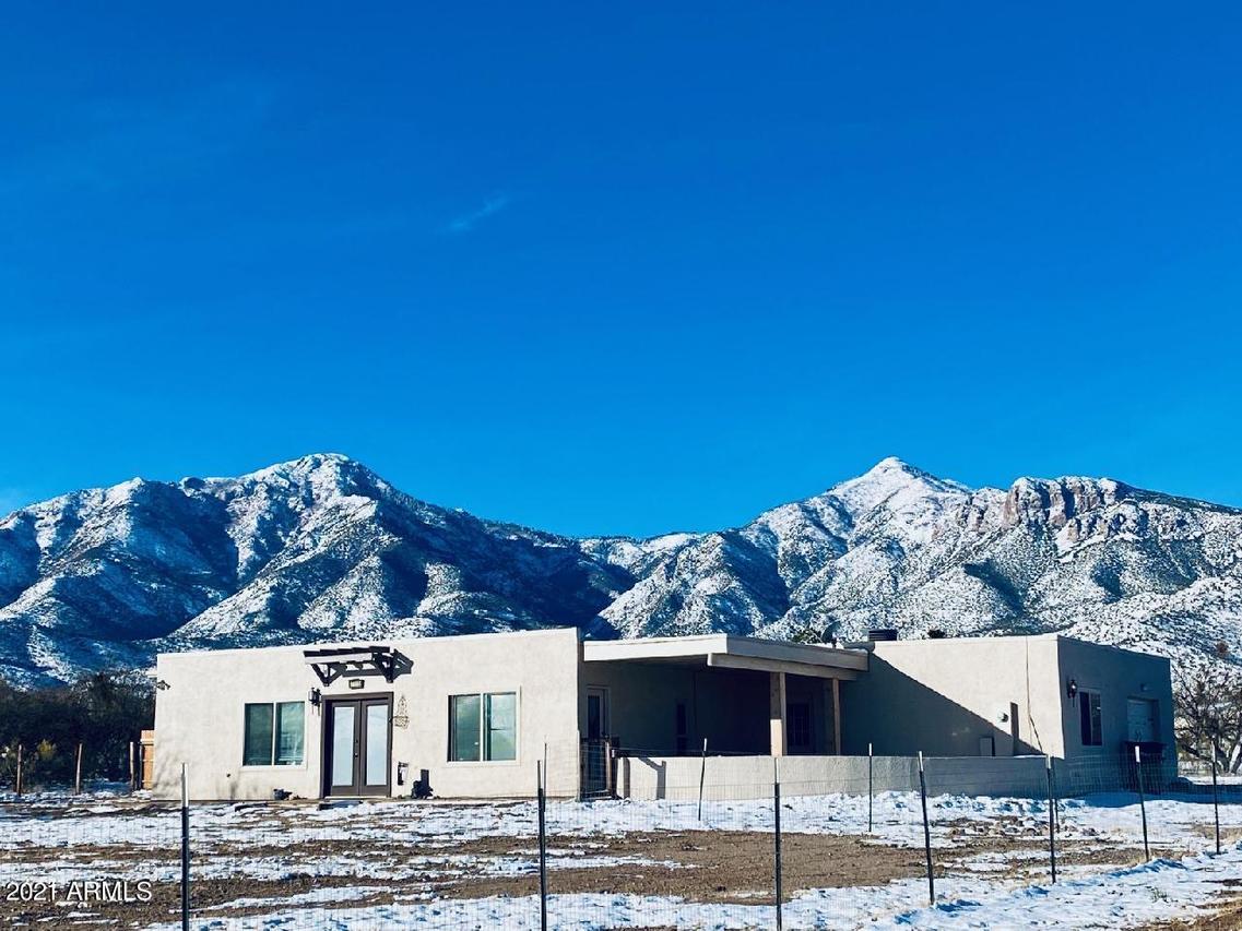 7110 S Jaxel Rd., Hereford, AZ 85615